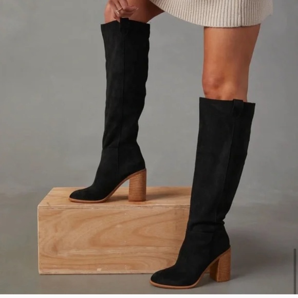 Oasis Society Shoes - Oasis Society Black Suede Knee High Block Heeled Boots - women's size 7.5